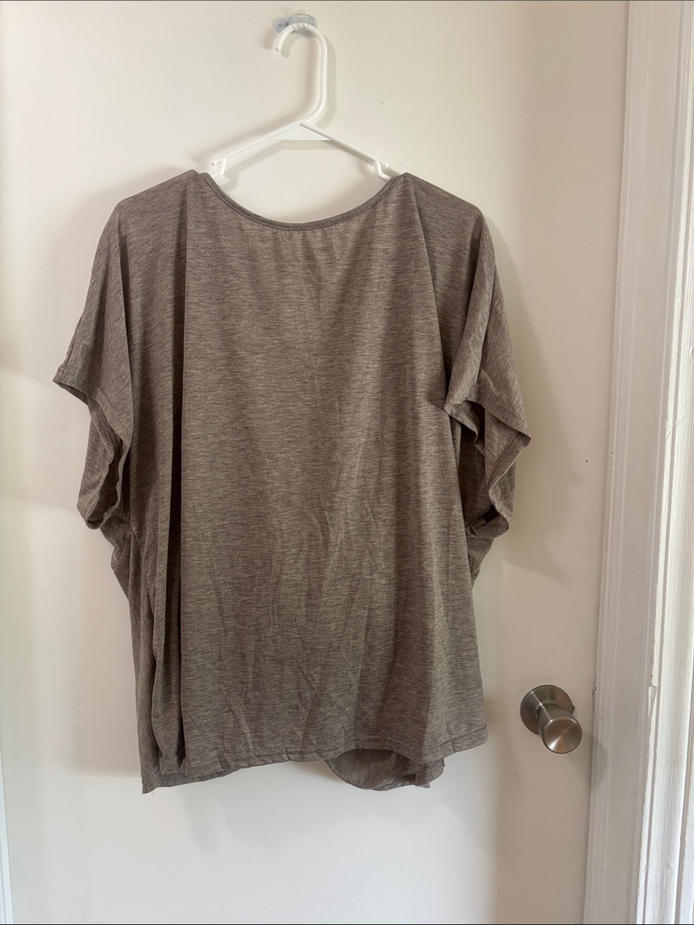 SO Relaxed Short-Sleeve Tee in Taupe Heather
